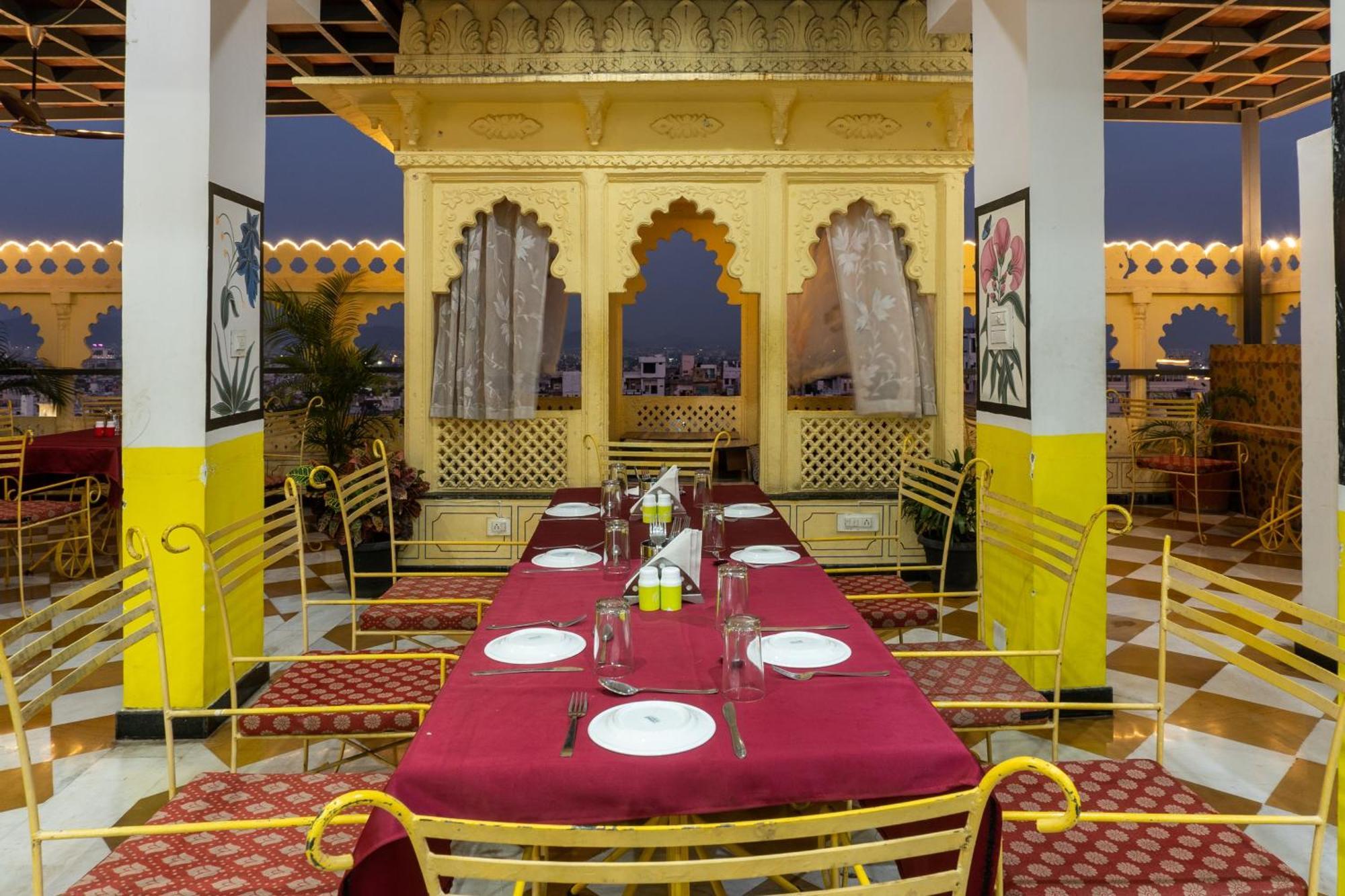 Treebo The Fresco Lake Pichola Udaipur Exterior photo